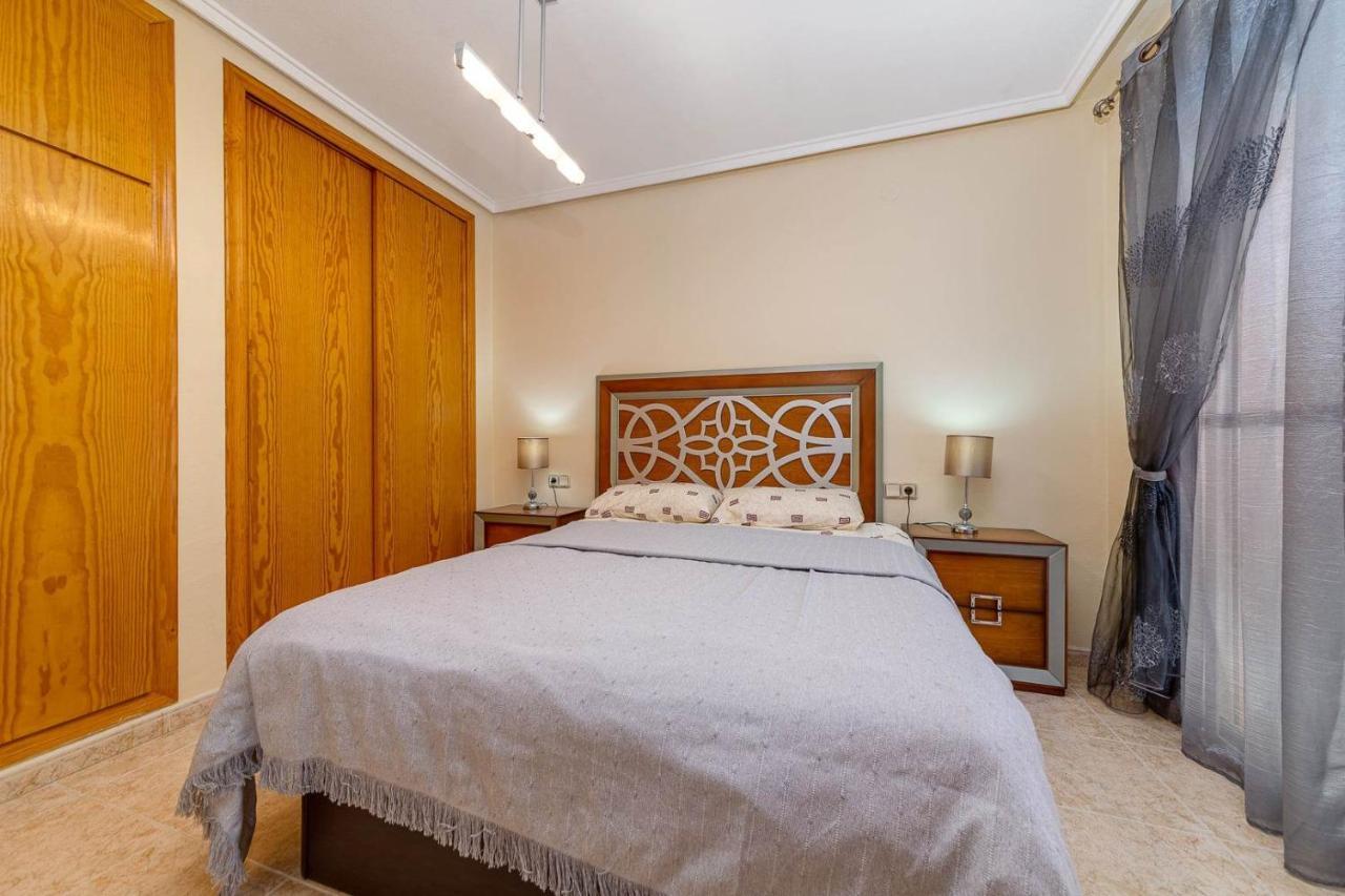 Cozy Appartment Torrevieja At Irina Exterior foto