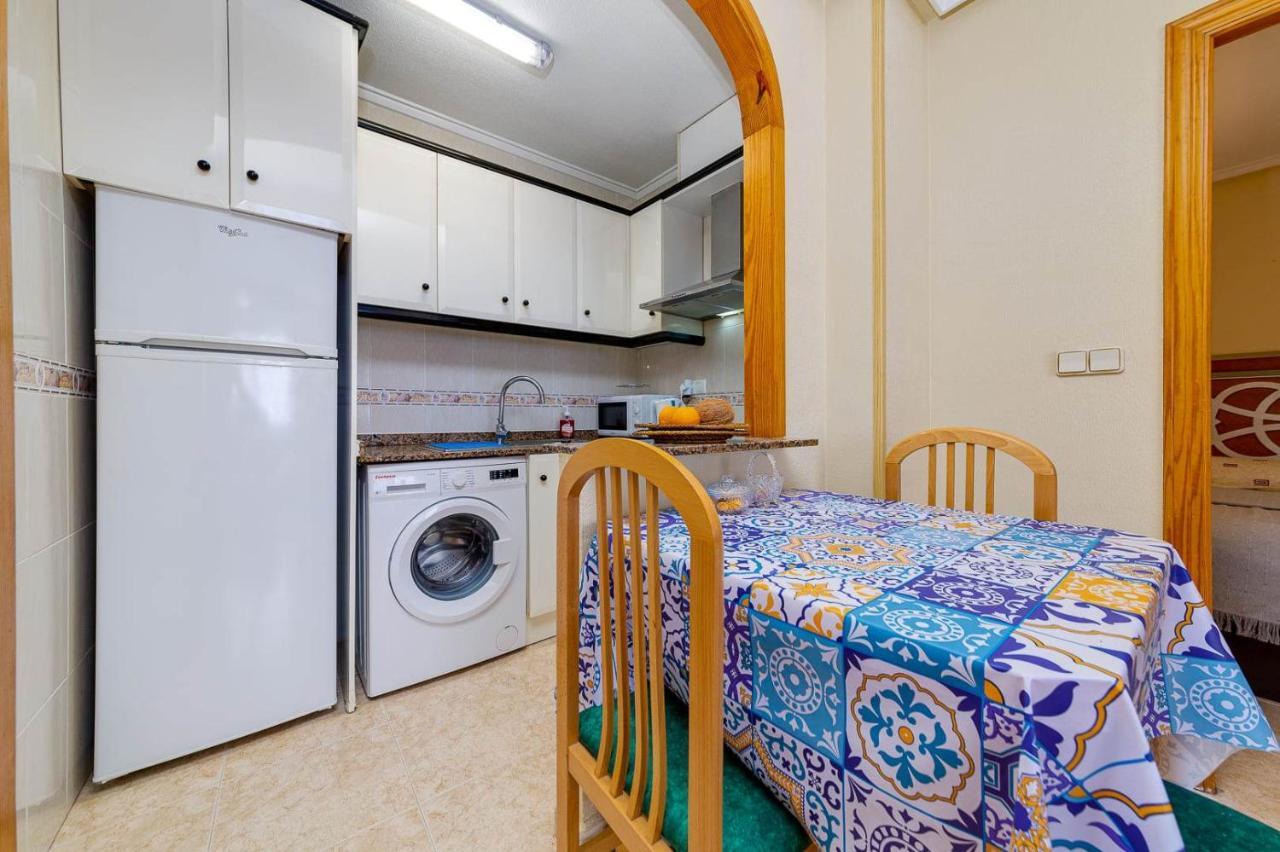 Cozy Appartment Torrevieja At Irina Exterior foto
