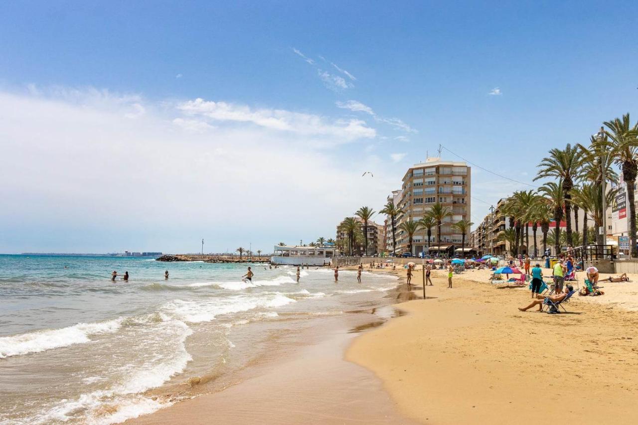 Cozy Appartment Torrevieja At Irina Exterior foto