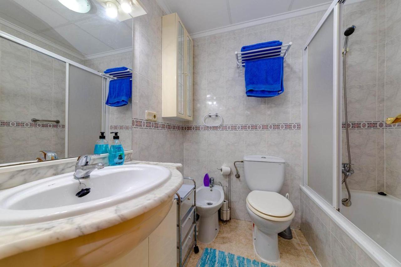 Cozy Appartment Torrevieja At Irina Exterior foto